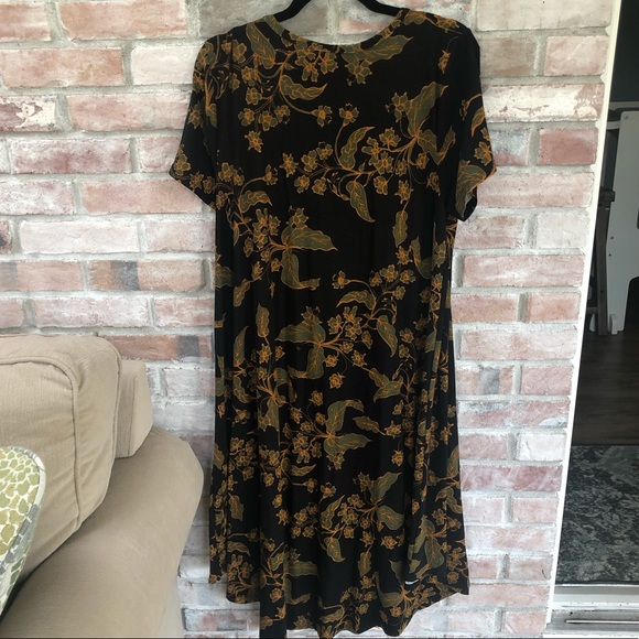 LuLaRoe L Carly-Black with green and yellow leaves - Picture 2 of 4